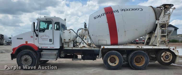 image for item GM9264 2000 Kenworth T800B  ready mix truck