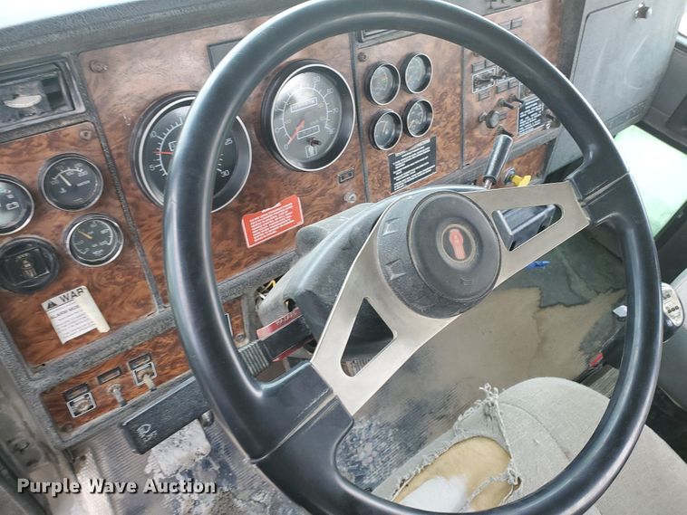 image for item GM9264 2000 Kenworth T800B  ready mix truck