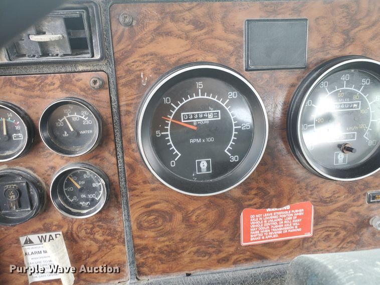 image for item GM9264 2000 Kenworth T800B  ready mix truck