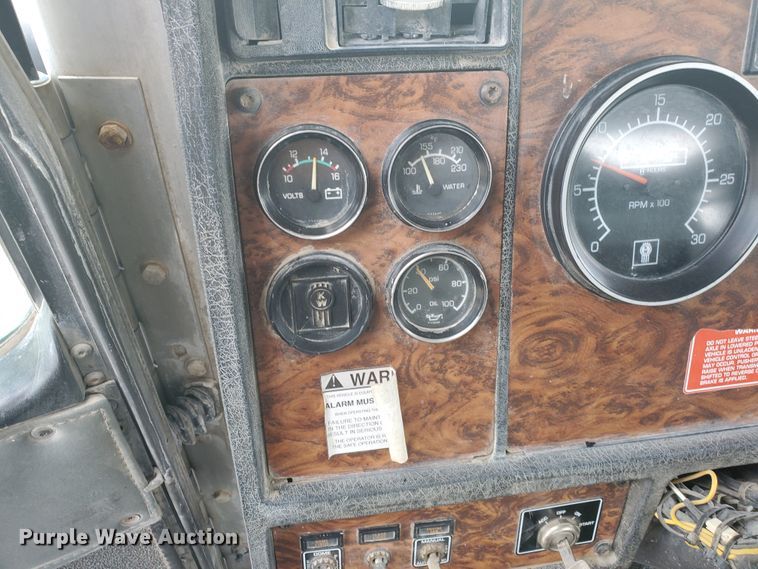 image for item GM9264 2000 Kenworth T800B  ready mix truck