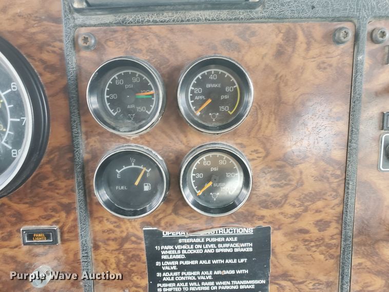 image for item GM9264 2000 Kenworth T800B  ready mix truck