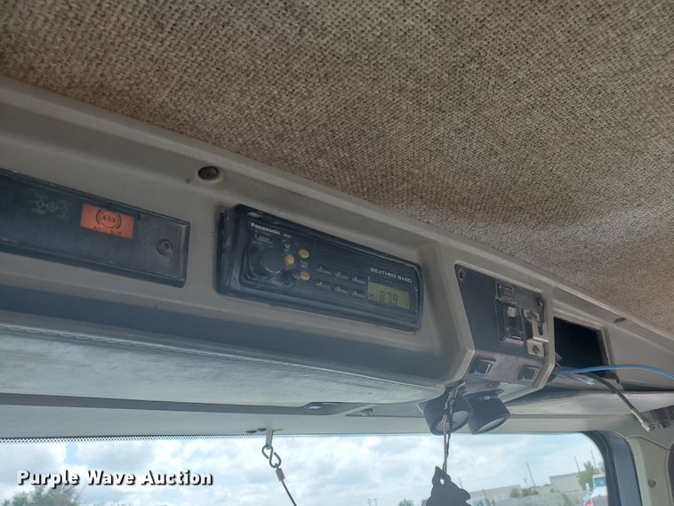 image for item GM9264 2000 Kenworth T800B  ready mix truck