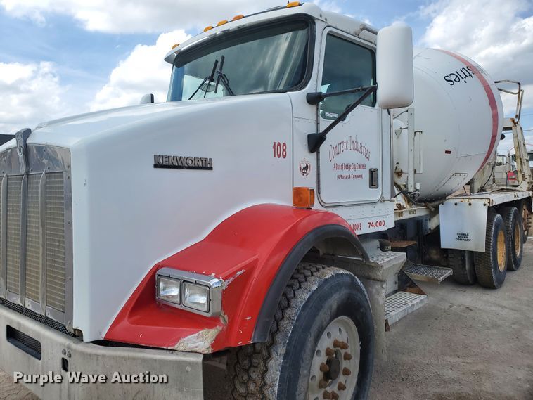 image for item GM9264 2000 Kenworth T800B  ready mix truck