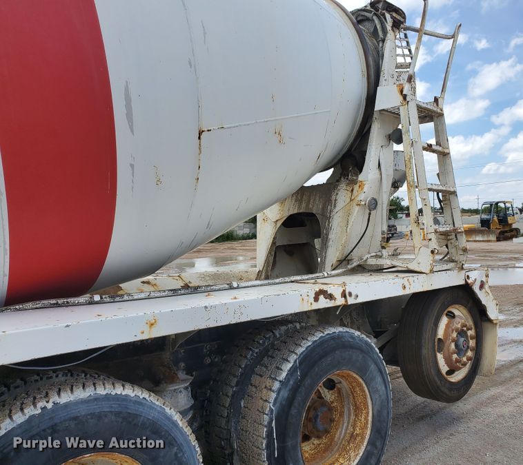 image for item GM9264 2000 Kenworth T800B  ready mix truck