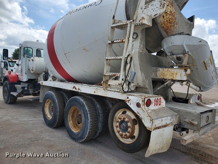 image for item GM9264 2000 Kenworth T800B  ready mix truck