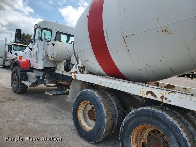 image for item GM9264 2000 Kenworth T800B  ready mix truck