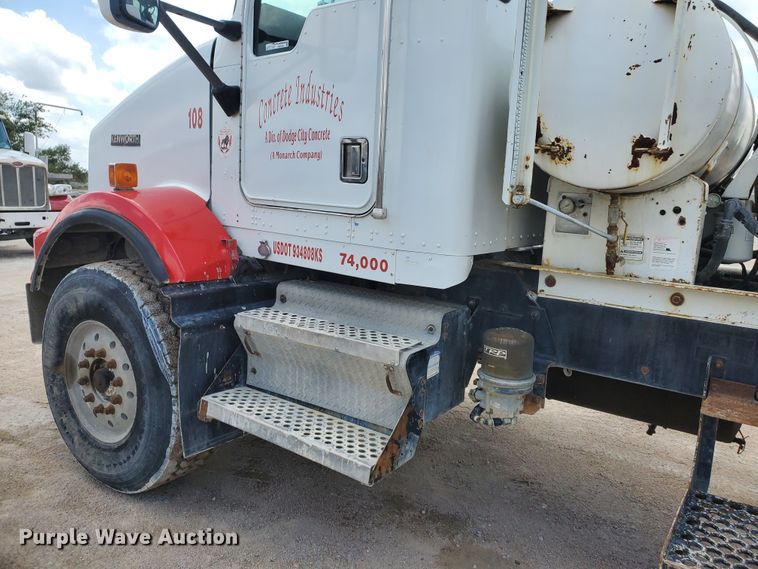 image for item GM9264 2000 Kenworth T800B  ready mix truck