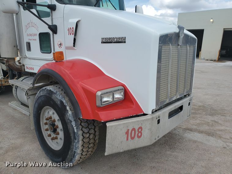 image for item GM9264 2000 Kenworth T800B  ready mix truck