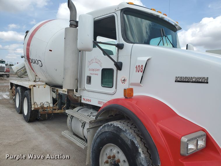 image for item GM9264 2000 Kenworth T800B  ready mix truck