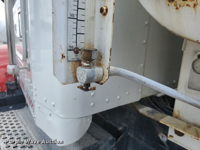 image for item GM9264 2000 Kenworth T800B  ready mix truck