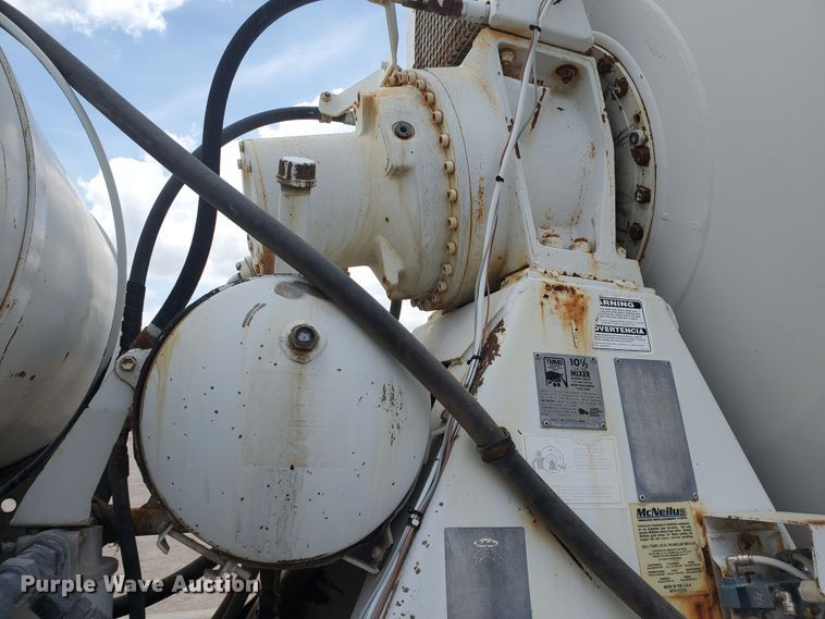 image for item GM9264 2000 Kenworth T800B  ready mix truck