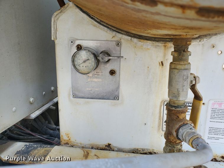 image for item GM9264 2000 Kenworth T800B  ready mix truck