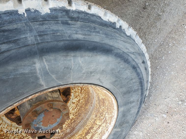 image for item GM9264 2000 Kenworth T800B  ready mix truck