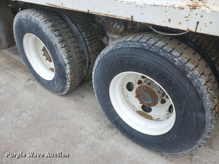 image for item GM9264 2000 Kenworth T800B  ready mix truck