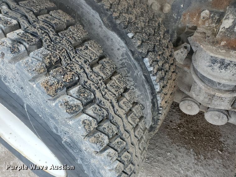 image for item GM9264 2000 Kenworth T800B  ready mix truck