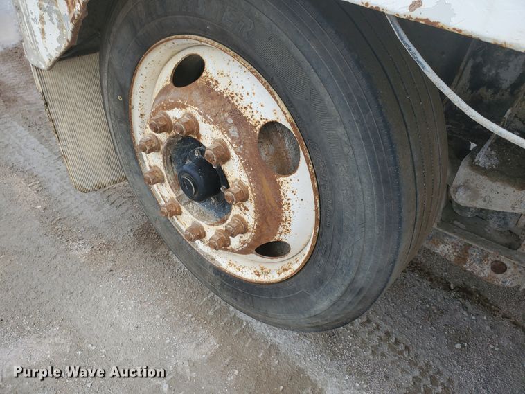 image for item GM9264 2000 Kenworth T800B  ready mix truck