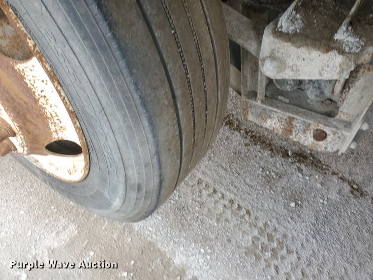 image for item GM9264 2000 Kenworth T800B  ready mix truck