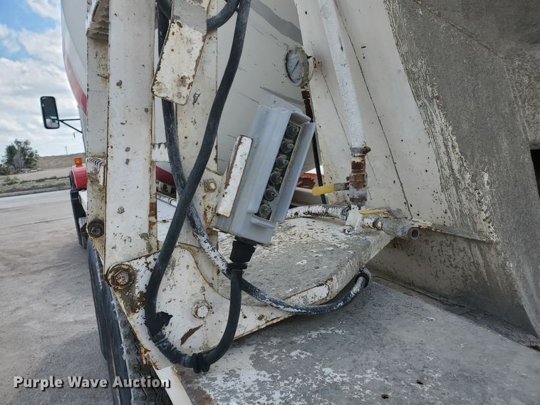 image for item GM9264 2000 Kenworth T800B  ready mix truck