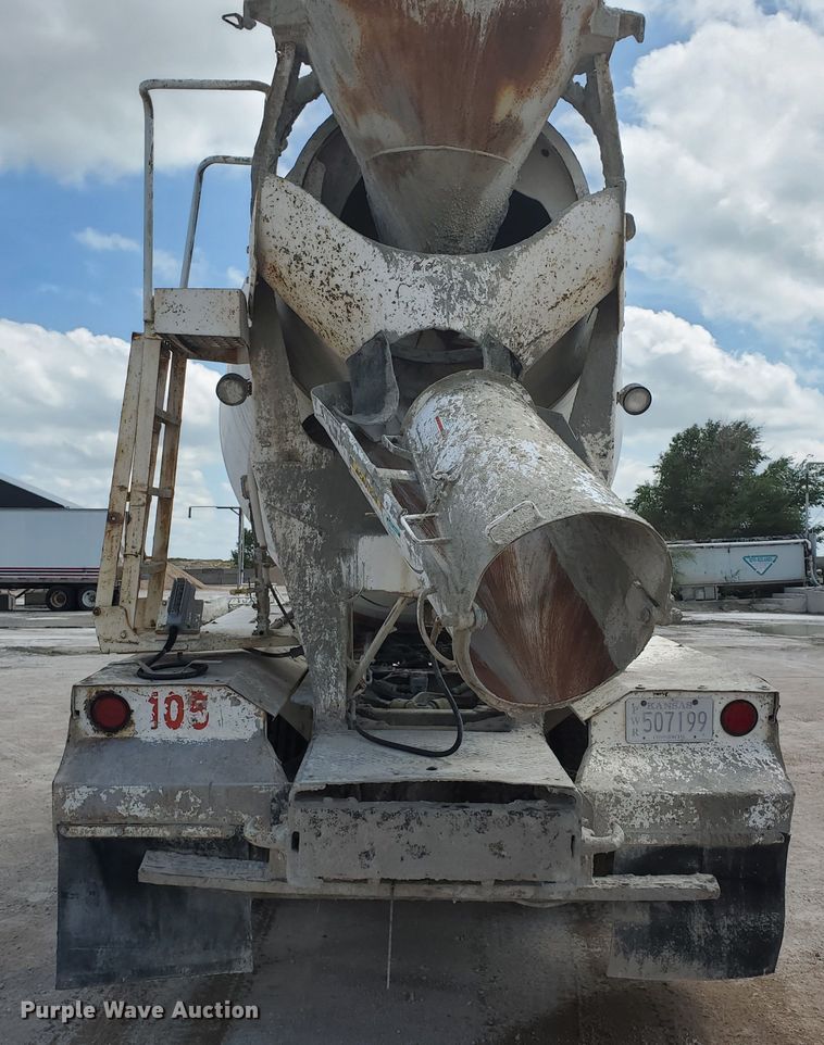 image for item GM9265 2000 Kenworth T800B  ready mix truck