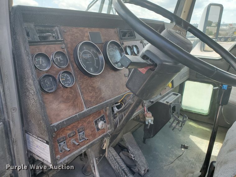 image for item GM9265 2000 Kenworth T800B  ready mix truck