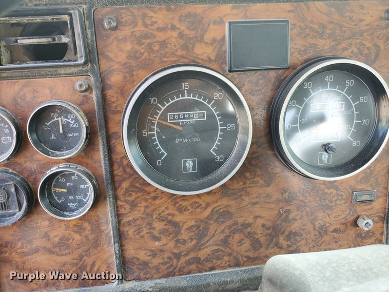 image for item GM9265 2000 Kenworth T800B  ready mix truck