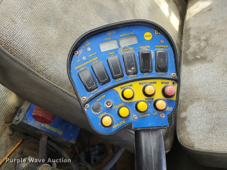 image for item GM9265 2000 Kenworth T800B  ready mix truck