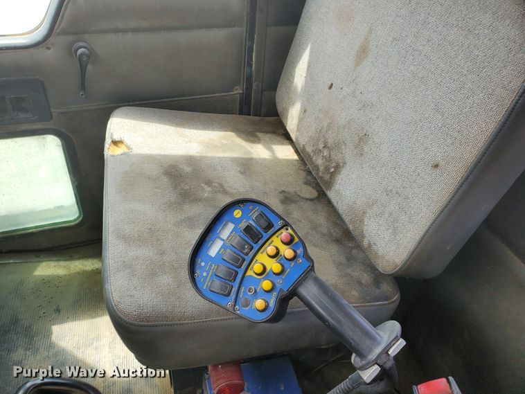 image for item GM9265 2000 Kenworth T800B  ready mix truck