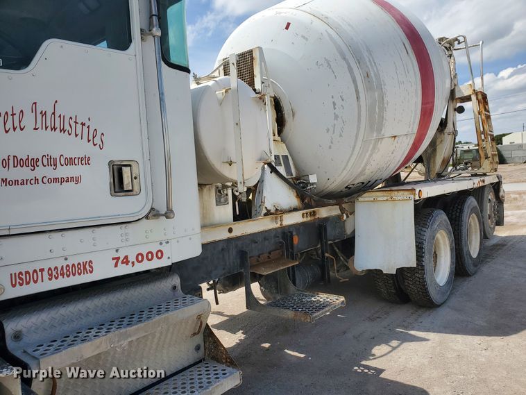 image for item GM9265 2000 Kenworth T800B  ready mix truck