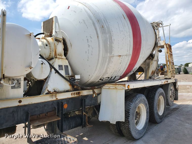 image for item GM9265 2000 Kenworth T800B  ready mix truck