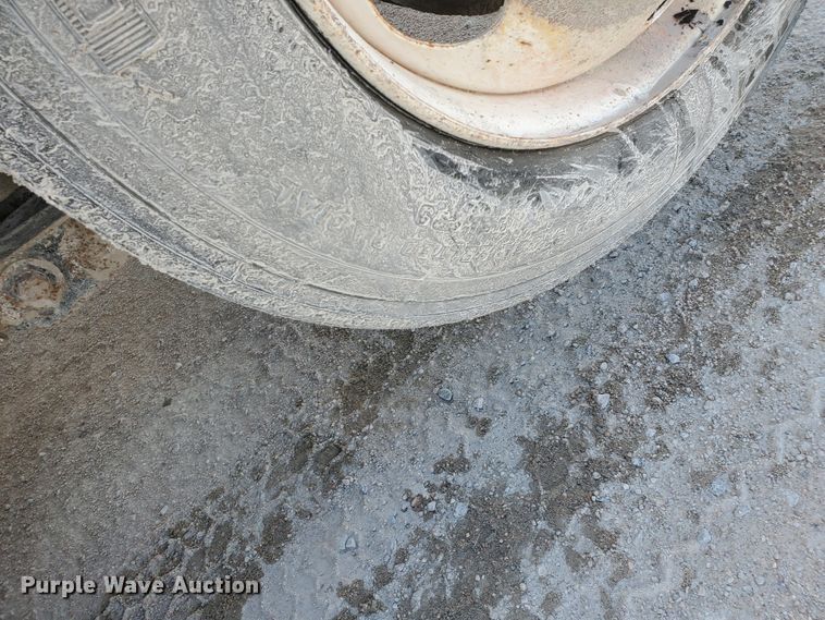 image for item GM9265 2000 Kenworth T800B  ready mix truck