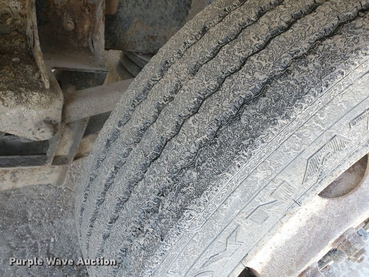 image for item GM9265 2000 Kenworth T800B  ready mix truck