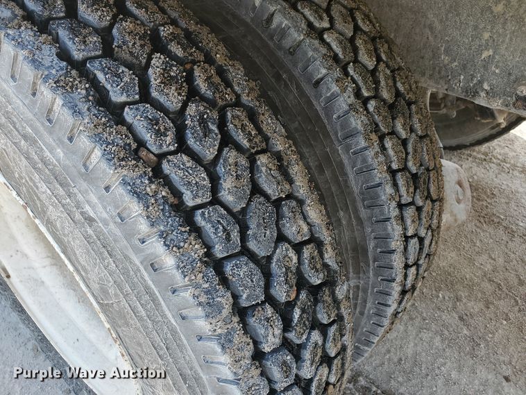 image for item GM9265 2000 Kenworth T800B  ready mix truck