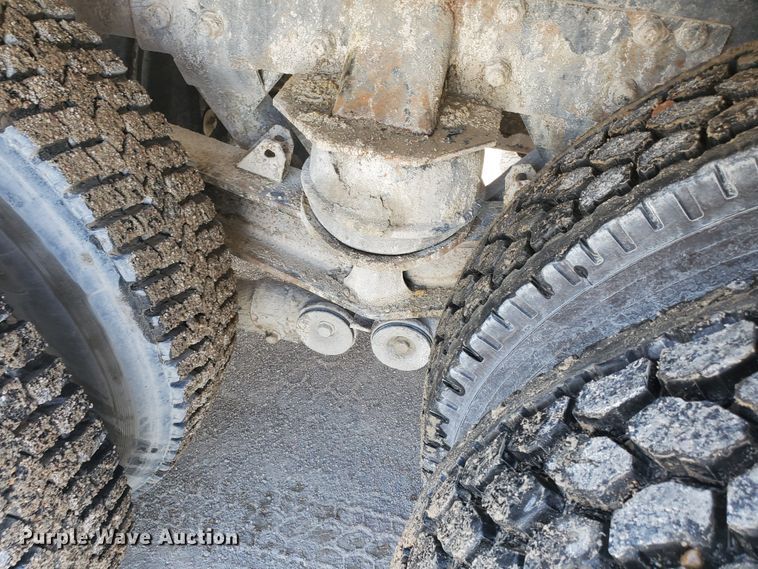 image for item GM9265 2000 Kenworth T800B  ready mix truck