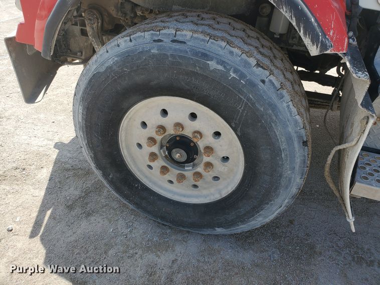 image for item GM9265 2000 Kenworth T800B  ready mix truck