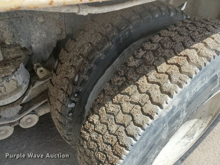 image for item GM9265 2000 Kenworth T800B  ready mix truck