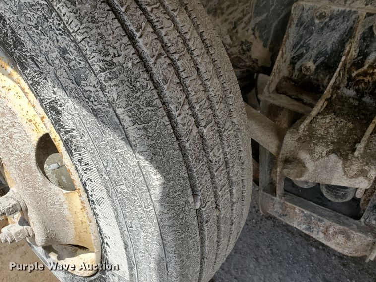 image for item GM9265 2000 Kenworth T800B  ready mix truck