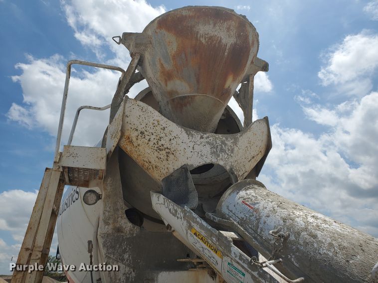 image for item GM9265 2000 Kenworth T800B  ready mix truck