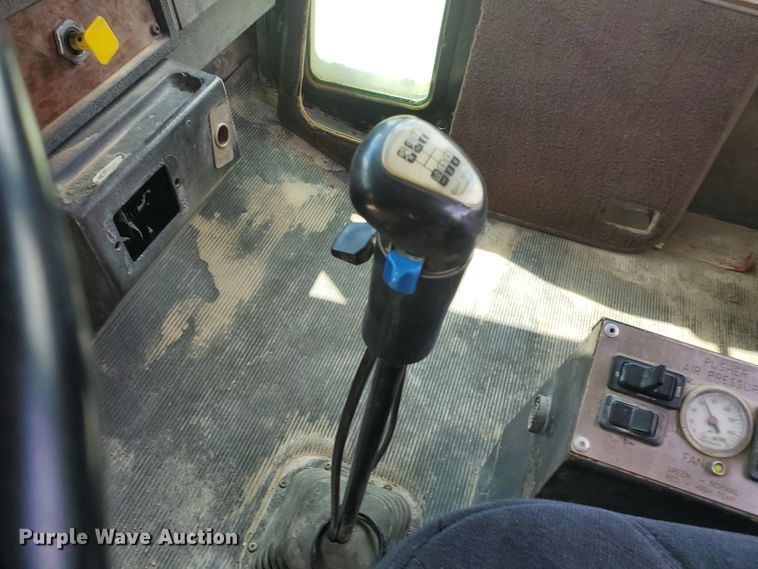 image for item GM9266 1999 Kenworth W900S  ready mix truck