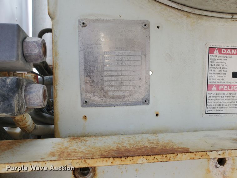 image for item GM9266 1999 Kenworth W900S  ready mix truck