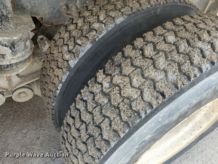 image for item GM9266 1999 Kenworth W900S  ready mix truck