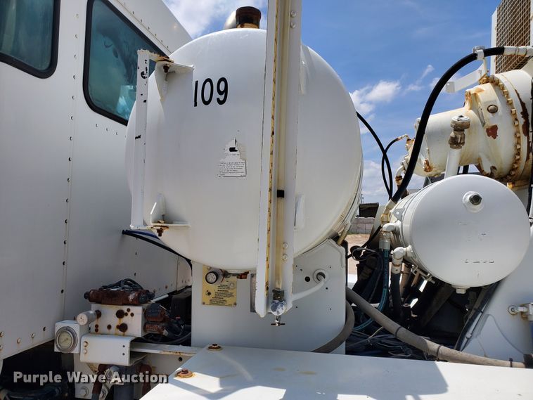 image for item GM9267 2007 Kenworth W900B  ready mix truck