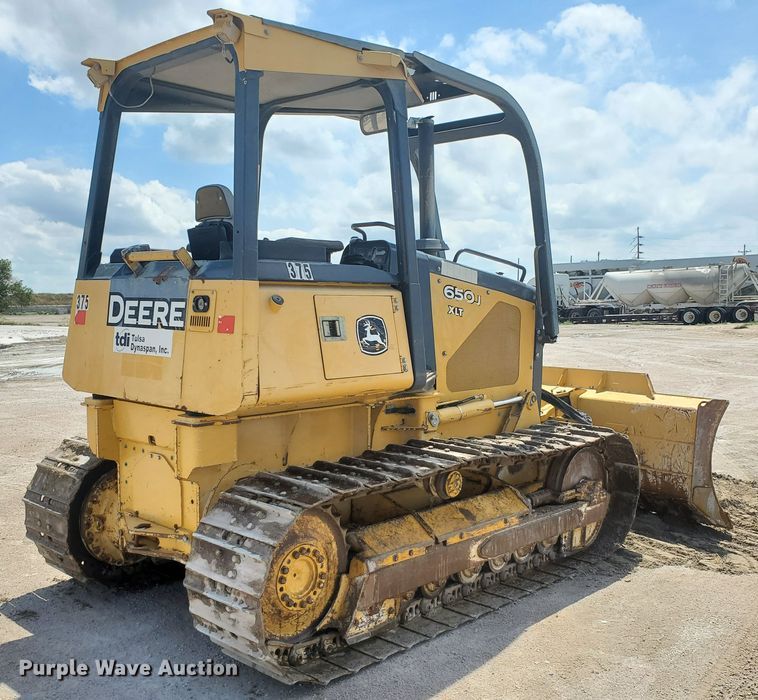 image for item GM9269 2006 John Deere 650J XLT  dozer