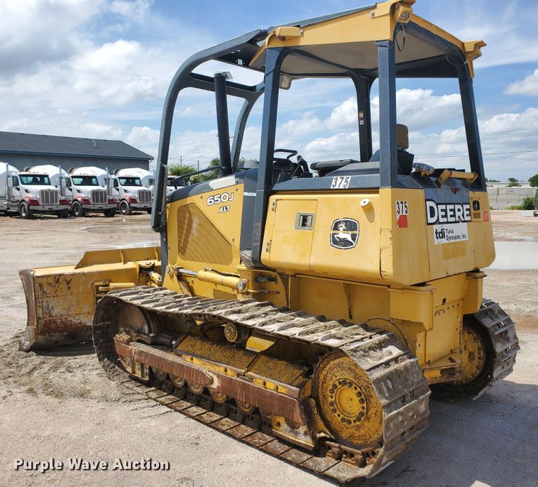 image for item GM9269 2006 John Deere 650J XLT  dozer