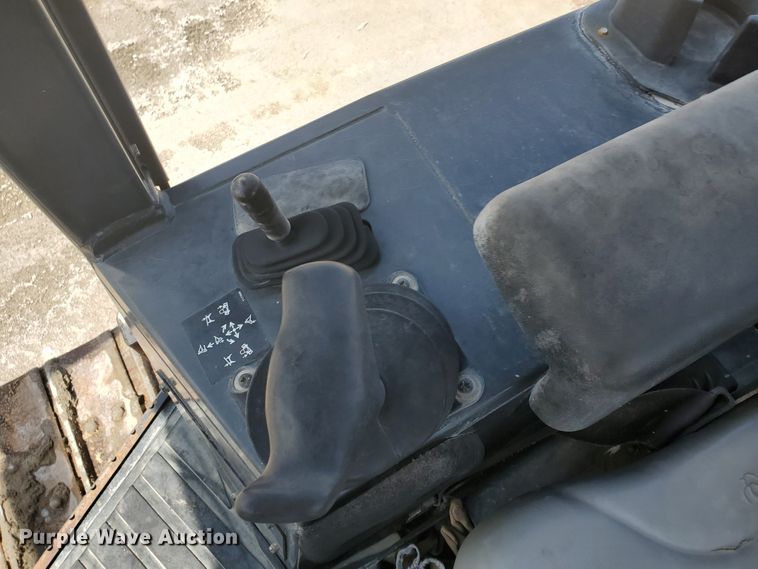 image for item GM9269 2006 John Deere 650J XLT  dozer