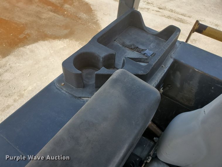 image for item GM9269 2006 John Deere 650J XLT  dozer