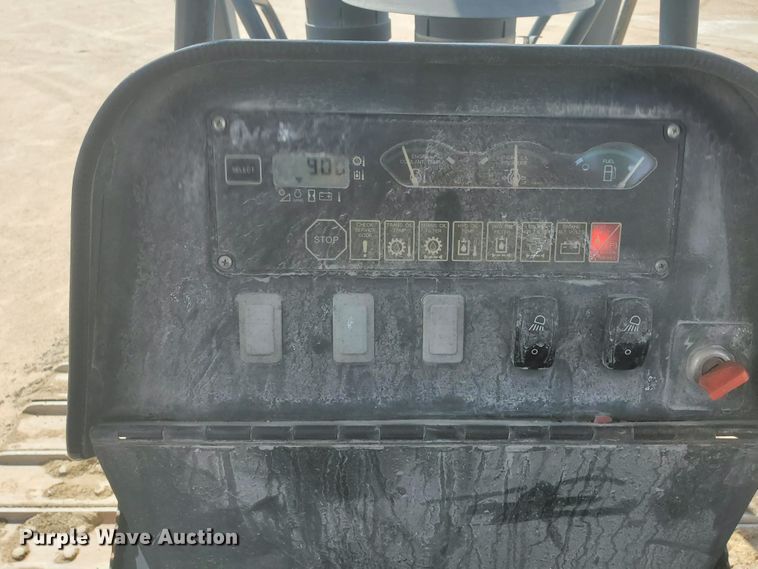 image for item GM9269 2006 John Deere 650J XLT  dozer