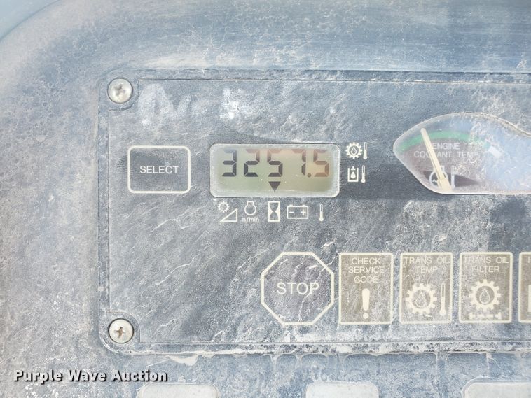 image for item GM9269 2006 John Deere 650J XLT  dozer