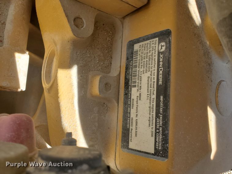 image for item GM9269 2006 John Deere 650J XLT  dozer