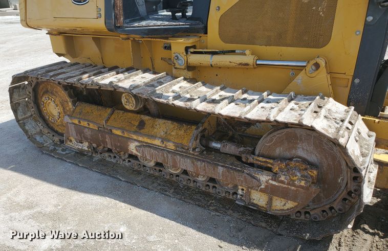 image for item GM9269 2006 John Deere 650J XLT  dozer