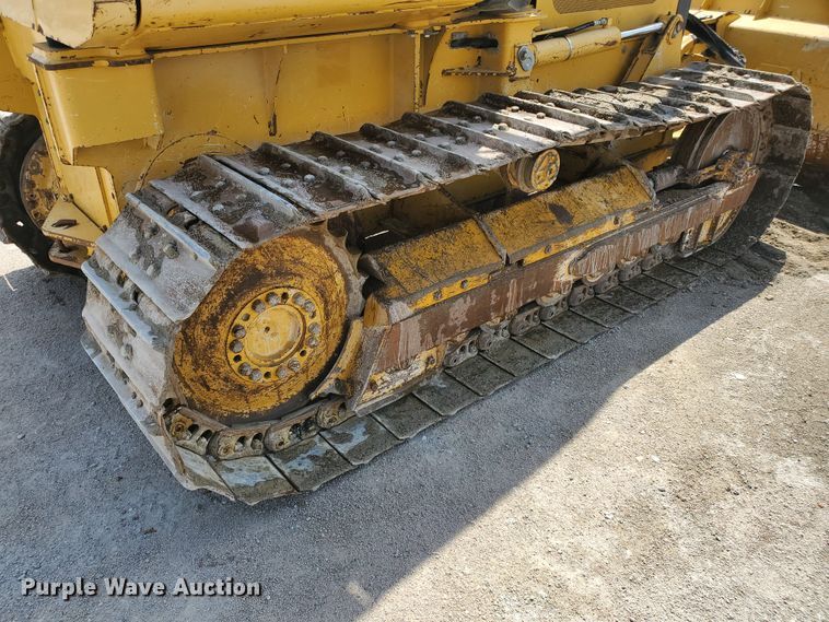 image for item GM9269 2006 John Deere 650J XLT  dozer